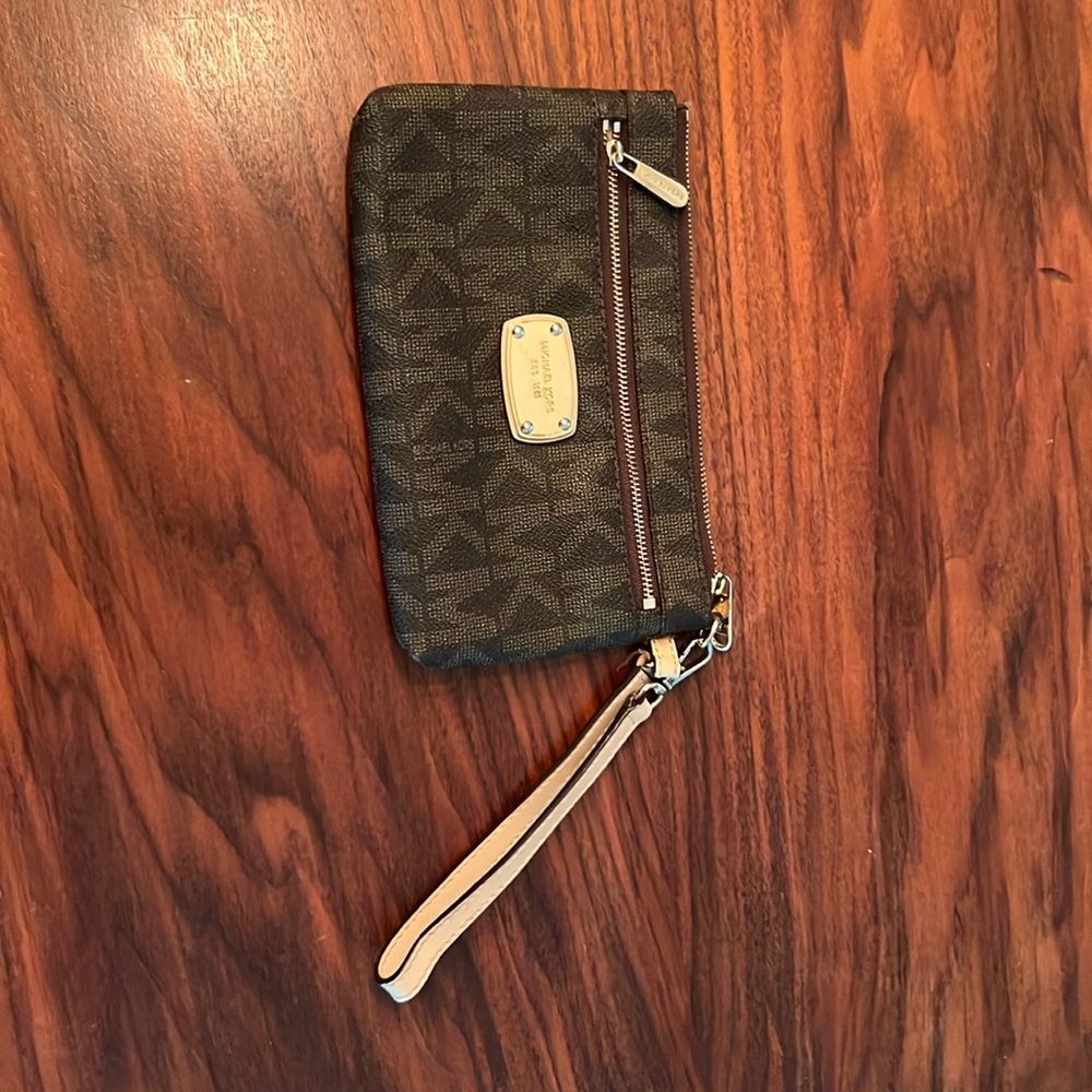 Michael Kors wristlet